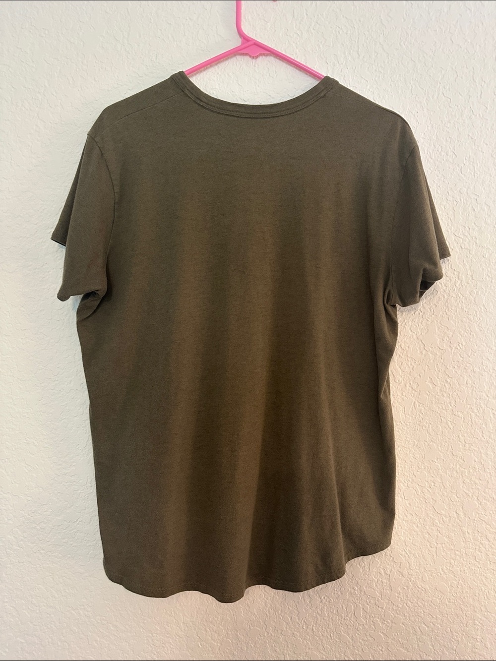 PAKA Women's Olive Short Sleeve Crewneck Tee - Picture 2 of 5
